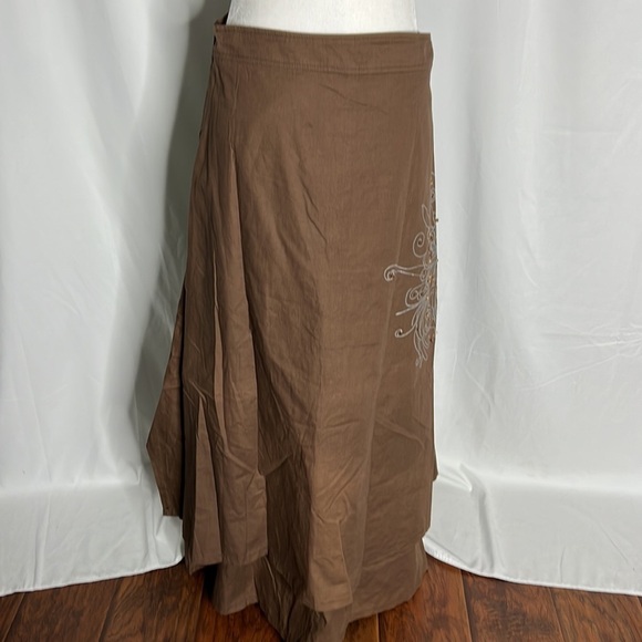 OutFitters  Brown Lagenlook Apron Skirt - Picture 2 of 9